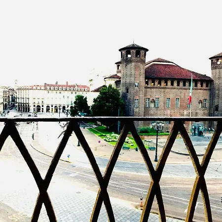 Апартаменты Watch Piazza Castello From Your Window Турин